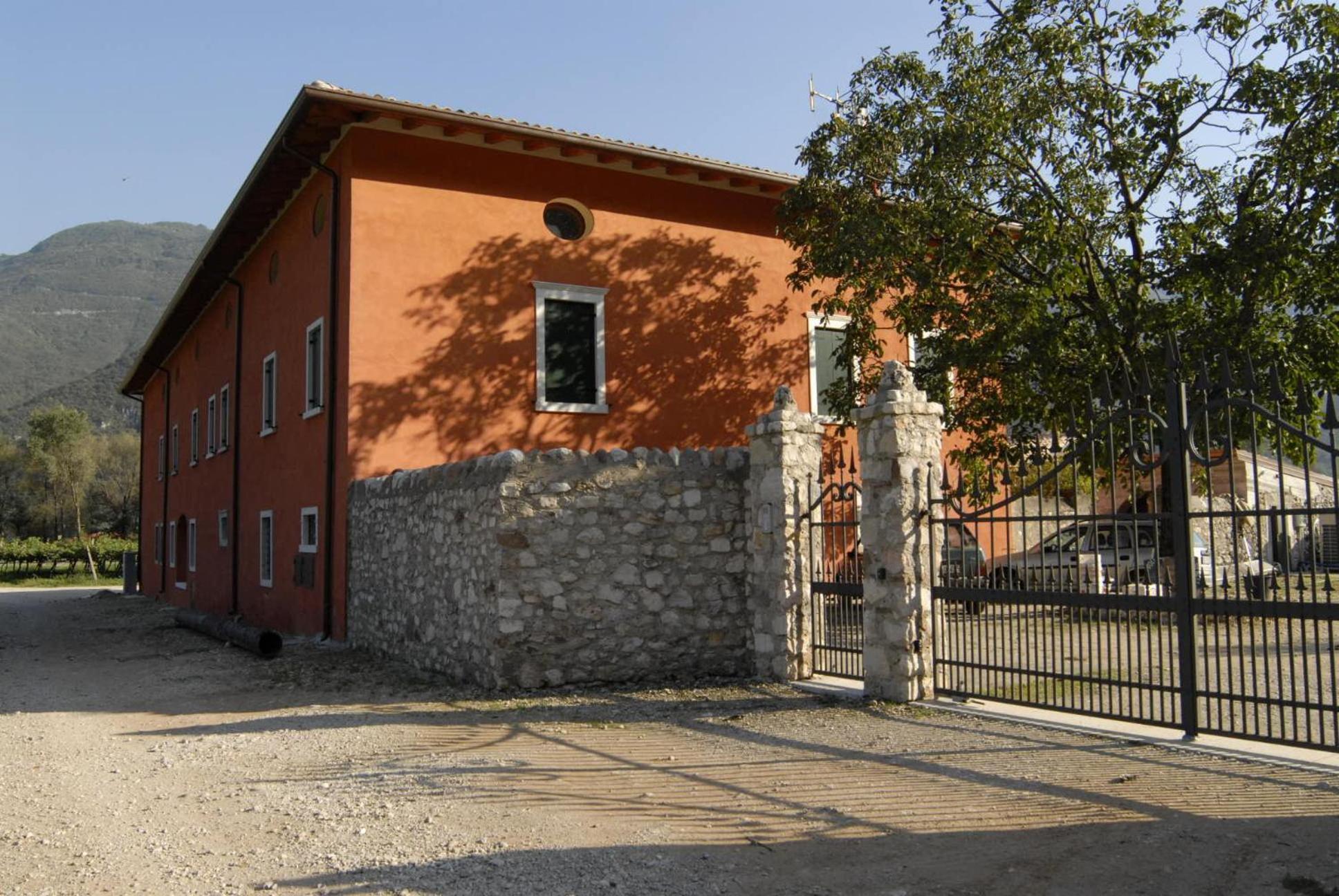 艾日特日斯莫广场酒店 Rivalta di Brentino 外观 照片
