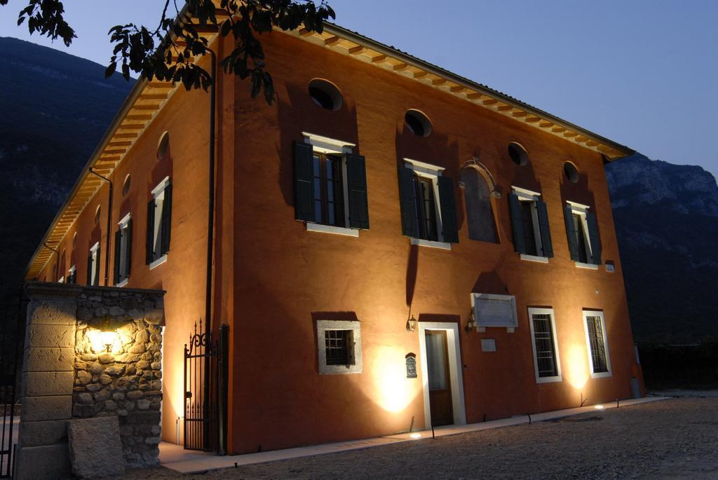 艾日特日斯莫广场酒店 Rivalta di Brentino 外观 照片